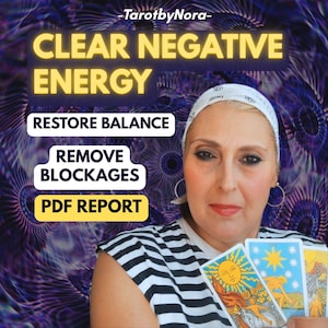 Peut inclure: Un graphique numérique avec le texte TarotbyNora, CLEAR NEGATIVE ENERGY, RESTORE BALANCE, REMOVE BLOCKAGES et PDF REPORT. L'image montre une personne portant un foulard blanc à motifs et un haut rayé noir et blanc tenant des cartes de tarot.