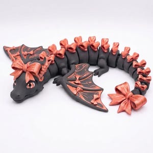 Bow Articulated Dragon STL & 3MF | Cute Flexi Dragon | Coquette Dragon STL File | Print in Place | Fantasy Dragon Toy image 2