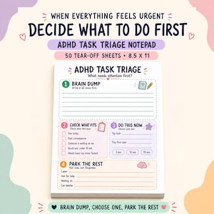 Op de afbeelding: ADHD-taak triage notitieblok met 50 afscheurvellen, 21,6 x 27,9 cm. Het notitieblok heeft secties voor brainstorming, prioriteren van taken en beslissen wat eerst te doen. Het ontwerp bevat kleurrijke graphics en tekst.