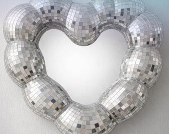 Vågig discokula hjärtspegel, retro western heminredning, möhippa rekvisita