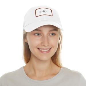 Boné estilo "Dad Hat" com patch de couro, boné de beisebol com patch retangular em relevo | Opção de monograma imagem 4