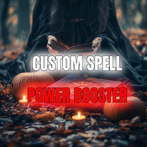 Può includere: Una tazza di ceramica bianca con manico nero e la scritta "But First, Coffee" in nero, in grassetto. La tazza è appoggiata su una superficie di legno. La tazza è alta circa 10 cm.