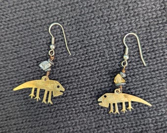 Pendientes de gecko de latón y piedra natural