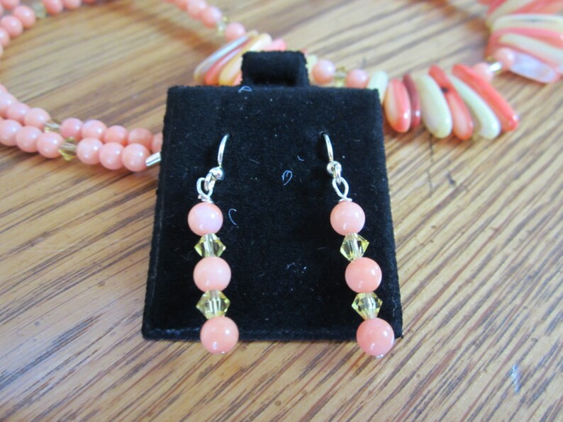 Peach and White Fan Necklace image 5