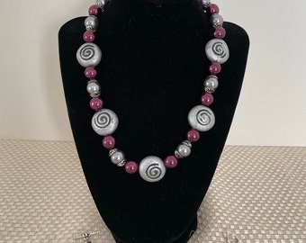 Maroon and grey beaded necklace set