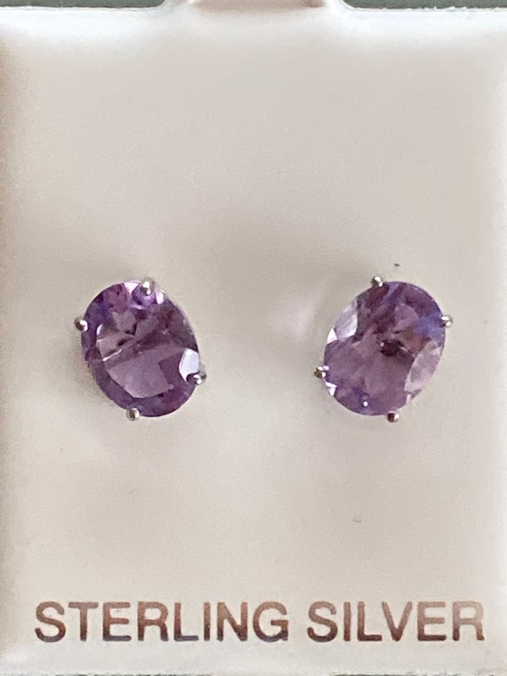 Amethyst studs Earrings. Oval. 925 Sterling silver.