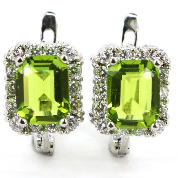 New Peridot & Cz. Woman's Earring Sterling Silver