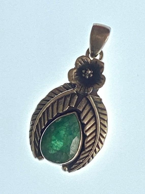 Natural Emerald Pendant Handcrafted India 925 Sterling Silver