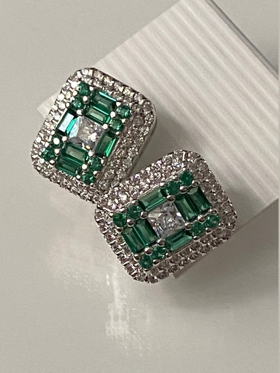 Fine Jewelry* Earrings Handcrafted.Gemstones Emerald & White Topaz. Sterling Silver