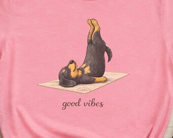 Dackel Yoga Shirt Good Vibes – lustiges Yoga Hund Shirt für Dackelfans