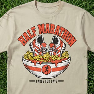 Halvmaraton Kolhydrater för dagar PNG, rolig löpartröja design, pasta kolhydratladdning present, halvmaraton PNG, tävlingsdagströja, löpare PNG-present