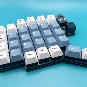 Pando58 Split Ergonomic Keyboard Kit – 58-Key Column Staggered, RP2040 Zero, MX Compatible