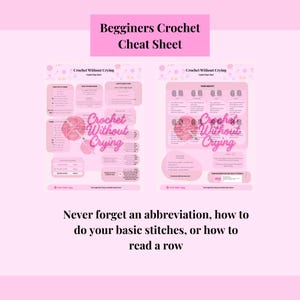 Może przedstawiać: Różowa ściąga do szydełkowania zatytułowana "Beginners Crochet Cheat Sheet" z tekstem "Crochet Without Crying". Arkusz zawiera instrukcje dotyczące skrótów, podstawowych ściegów i czytania rzędów. Zawiera również różową grafikę kuli przędzy.