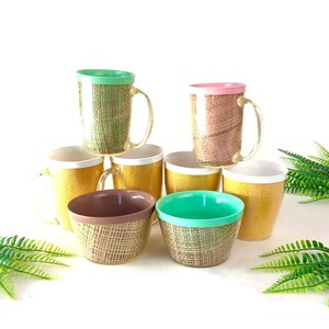 8 Vintage RAFFIA Cups MUGS Dishes burlap BOWLS plastic insulated Thermo Temp Raffiaware colorful pink green yellow mid century modern Lot