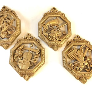 Set da parete vintage in oro da 4 pezzi, strumenti musicali, decorato Syroco Homco, arredamento retrò anni '70, violino vittoriano moderno di metà secolo