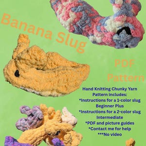 Könnte beinhalten: Ein digitaler Flyer für ein Bailey Banana Slug PDF-Schnittmuster mit mehreren gehäkelten Schnecken aus gelbem und buntem, dickem Garn in Rosa, Blau und Weiß. Der Text enthält Anleitungsdetails, Schwierigkeitsgrade und Mistie Breeze Creations.