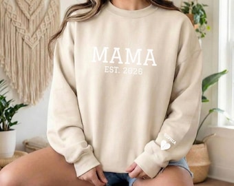 Personalized Embroidered Sweatshirt MAMA DAD GRANDMA - Personalization of Text, Year and Names on the Sleeve - Gift with Premium Embroidery