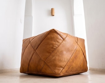 Puf marroquí de cuero hecho a mano – Otomana cuadrada, reposapiés bohemio, cojín de suelo artesanal