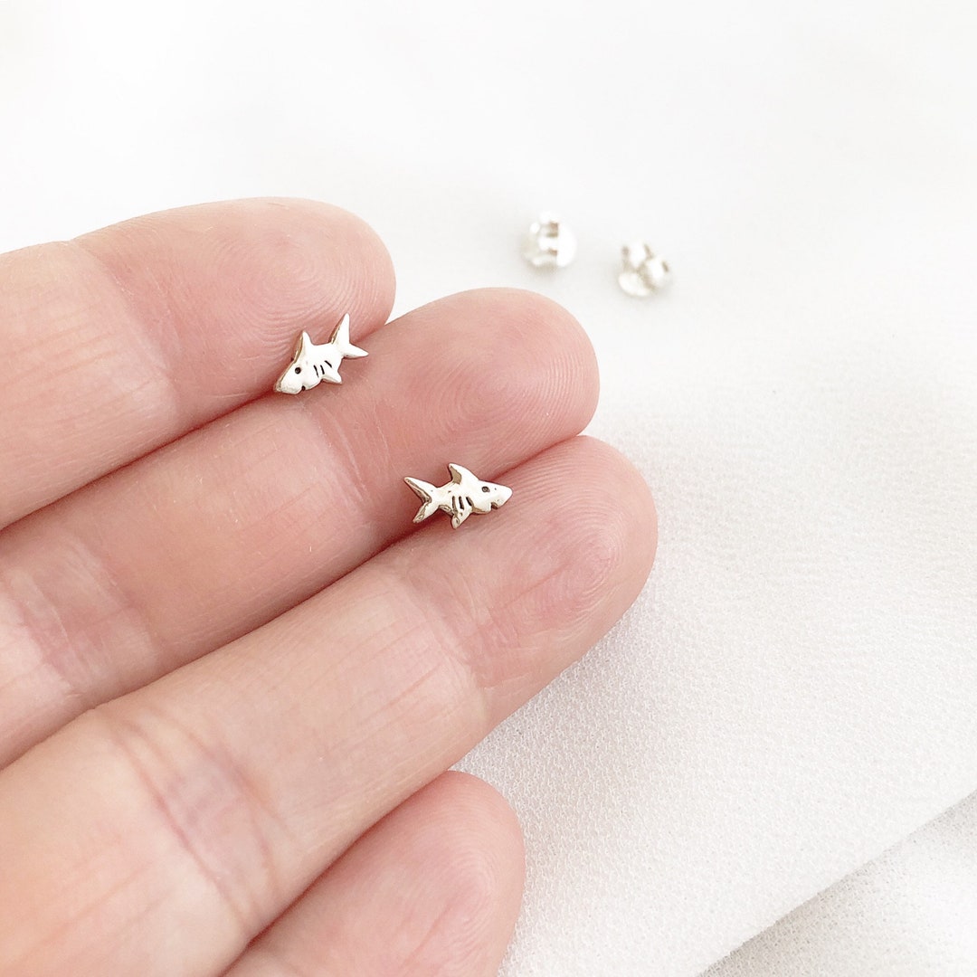 SILVER SHARK EARRING main image 1