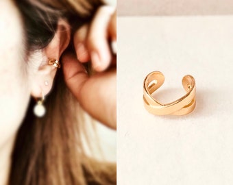 Gold Cross Ear Cuff, Gold Ear Cuff Earring, Conch Earring, Ear Cuff Non Pierced, Gift For Her, Everyday Earring