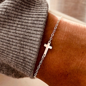 Cross Bracelet, Tiny Cross Bracelet, Delicate Cross Bracelet, Religious Jewelry, Confirmation Gift, Cross Jewelry, Birthday Gift