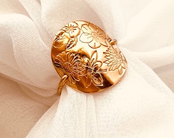 14K Gold Filled Birth Flower Ring – Personalized Mother’s Gift, Custom Floral Ring for Mom, Birth Flower Gifts