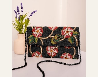 Pochette nera con decorazioni floreali e perline, borsetta da sera fatta a mano, borsa a tracolla ricamata in stile vintage, elegante borsa di tendenza per matrimoni e feste.