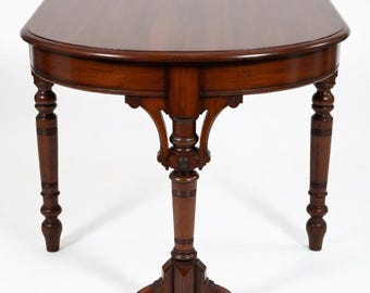 Georgian-Style Mahogany Tripod Pedestal Table