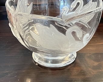 Bol de cristal transparente con base, estilo vintage de los años 80, con detalles de cisnes esmerilados.