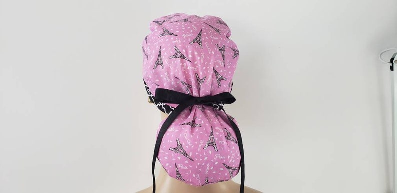 Turn Up Ponytail Medical Cap 100 /% Cotton The City of Love Chevrons