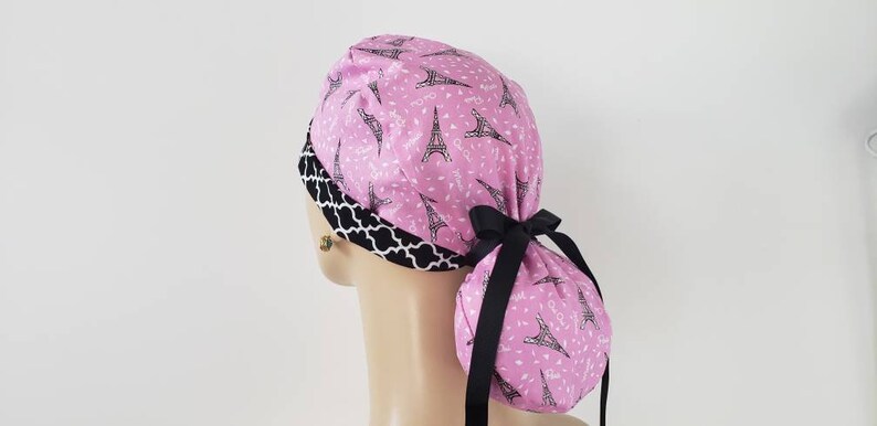 Turn Up Ponytail Medical Cap 100 /% Cotton The City of Love Chevrons