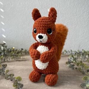 Amigurumi Squirrel Crochet Pattern – Chipmunk crochet Plush – Crochet Squirrel Low Sew Pattern – Fluffy Tail Crochet – Lovely Plush – PDF