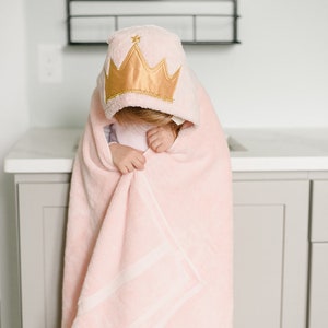 Princess Hooded Bath Towel, a simple girlhood classic for preschoolers image 5