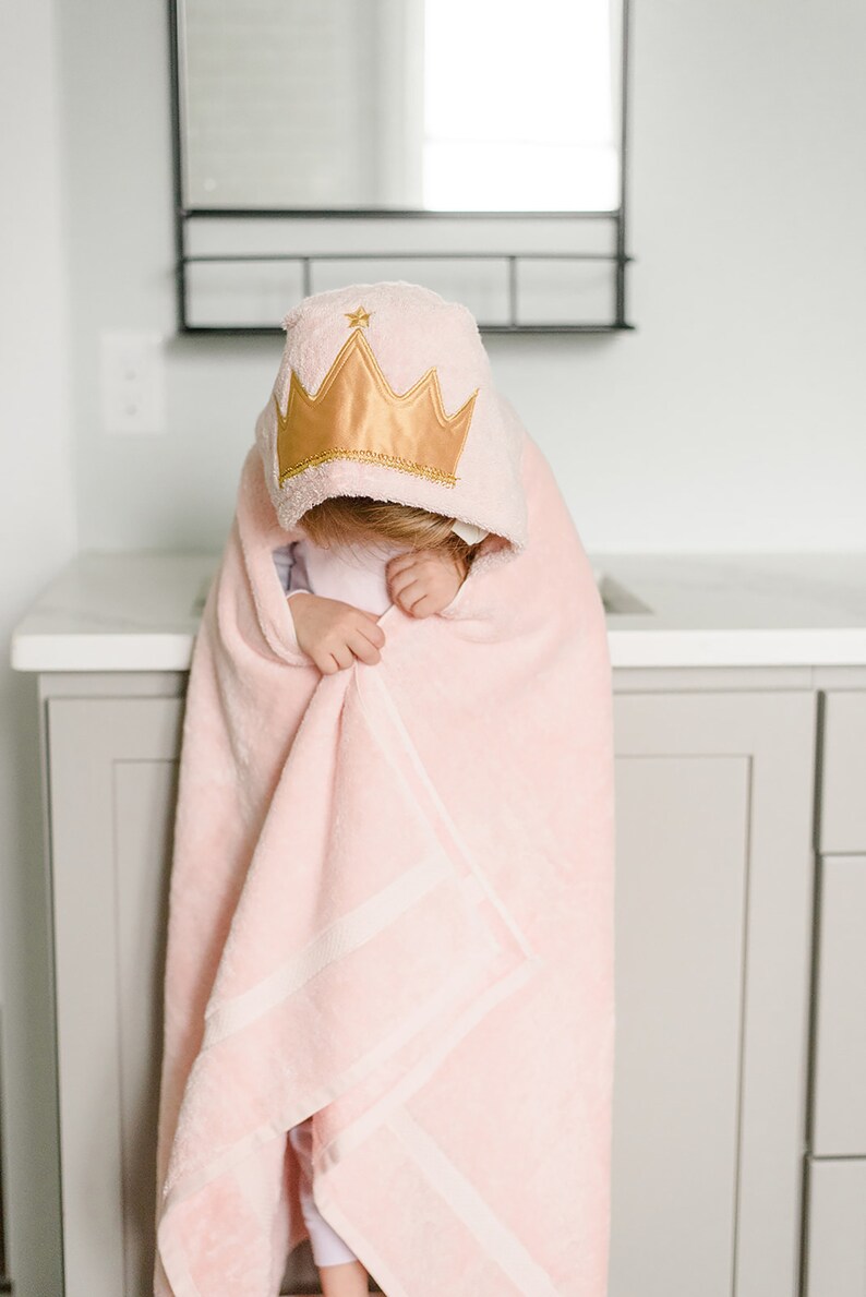 Princess Hooded Bath Towel, a simple girlhood classic for preschoolers image 5