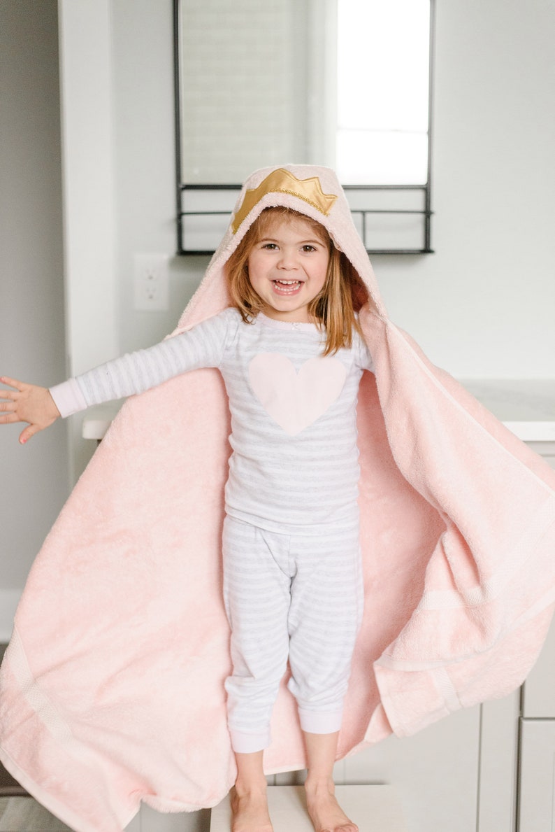 Princess Hooded Bath Towel, a simple girlhood classic for preschoolers image 1