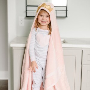 Princess Hooded Bath Towel, a simple girlhood classic for preschoolers image 3