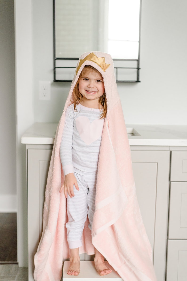 Princess Hooded Bath Towel, a simple girlhood classic for preschoolers image 3