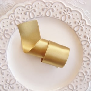Gold Lux Satinband doppelseitig, luxuriöse Qualität, Satinband, Hochzeiten, Einladungen, Schärpen, Kunsthandwerk, Kleidung, Stirnbänder Großbestand