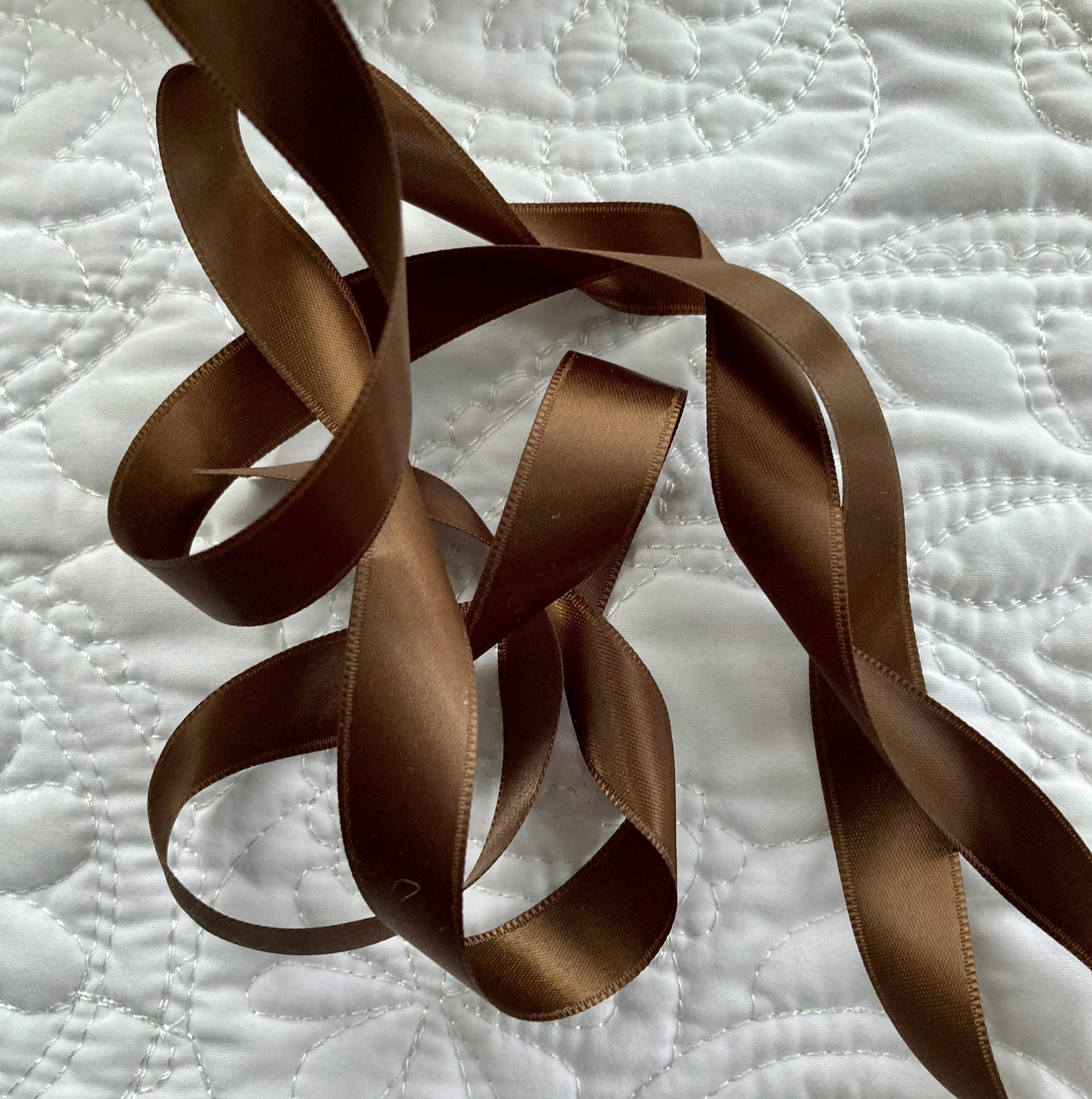 Brown ribbon discount