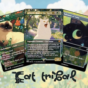 Puede incluir: Tres cartas de Magic: The Gathering con temática de gatos. Las cartas presentan ilustraciones de gatos en varios escenarios, incluyendo un gato siamés en un campo de flores, un gato blanco rugiendo y un gato negro con ojos verdes. El texto "Eat tribal" está en la parte inferior.