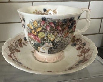 1983 Royal Doulton Brambly Hedge Hösttekopp och fatset Sovande mus