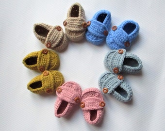 Crochet baby loafers with button strap, gender neutral baby shoes, baby shower gift, newborn baby shoes 0-3 month size, ready to ship