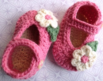 crochet baby shoes crochet Mary Janes; pink handmade baby shoes, baby girl shoes baby booties, flower baby shoes; ready to ship, uk seller