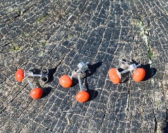 3 sizes of Antique coral studs: petite oxblood red, medium size salmon and ovale-shaped, momo, angelskin, vintage, new silver setting