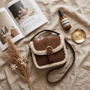 Korean Retro Plush Crossbody Bag – Suede & Lamb Wool Patchwork Small Square Shoulder Purse