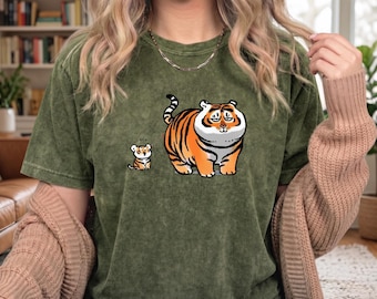 Comfort Colors Cute Tiger Shirt, Funny Chubby Tiger Graphic Tee, Vintage Animal T-Shirt, Retro Safari Tee, Animal Lover Gift
