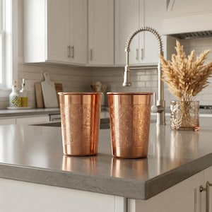 Ren kopparkanna med glas Handgraverad kopparkanna 1 l och 2 dricksglas 250 ml styck Ayurvedisk återfuktning Kopparpresentset för dricksvatten Single Glass