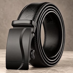 Cinto masculino de PU com catraca, fivela automática de metal preta, alça minimalista para uso casual.