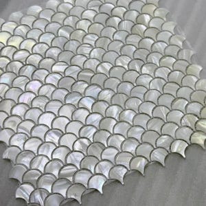 Mosaikplattor med fiskfjäll av pärlemor, skimrande snäckskal (30 x 30 cm)