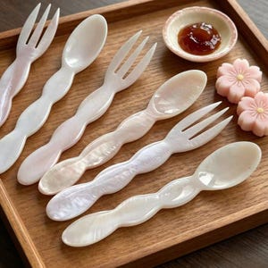 Cuchara de concha ondulada en tonos pastel, tenedor de postre de nácar, cubertería para degustación de caviar, decoración para fiestas de té, regalo de cubertería tallada a mano